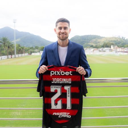 Jorginho foi anunciado pelo Flamengo e jogará com a camisa 21 - Adriano Fontes / Flamengo