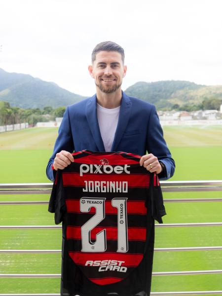 Jorginho no dia em que acertou com o Flamengo Jorginho no dia em que acertou com o Flamengo
