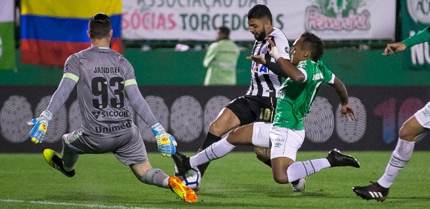 Bruno Pacheco é a novidade da Chape para encarar o Corinthians - Liamara Polli/AGIF