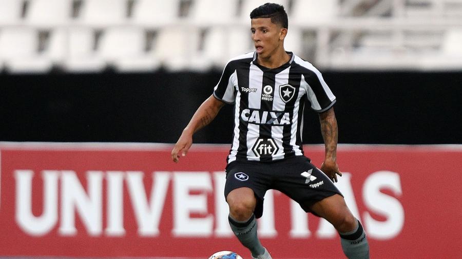Volante Wenderson, de 17 anos, é um dos pupilos de Eduardo Barroca oriundos da base do Botafogo - VITOR SILVA/SSPRESS/BOTAFOGO