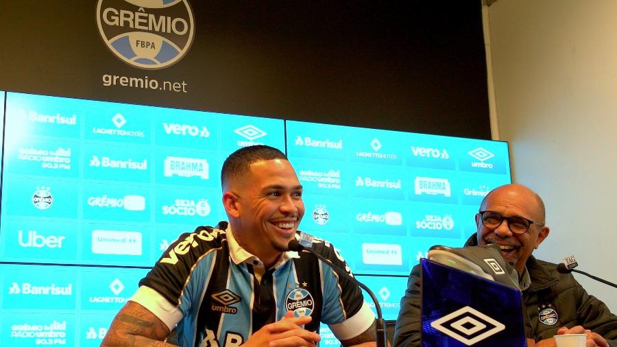 Luciano jogará com a camisa 18 e aguarda avaliação física para fazer estreia no Grêmio - Divulgação/Grêmio FBPA