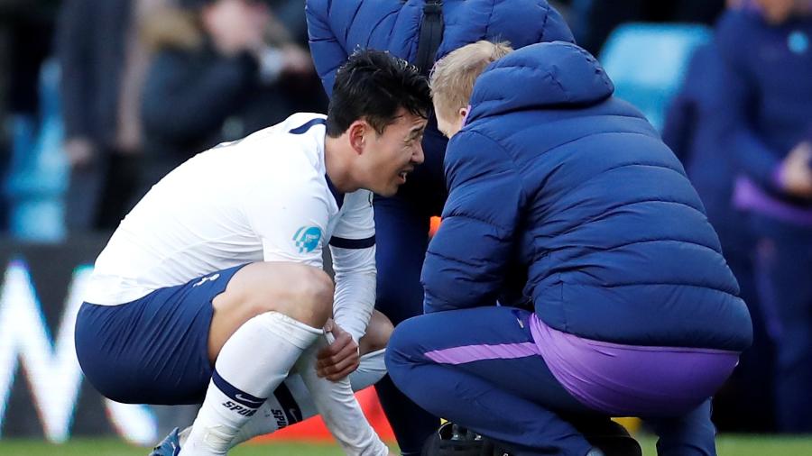 Son Heung-min sofre fratura no braço em jogo do Tottenham - Action Images via Reuters/Andrew Boyers