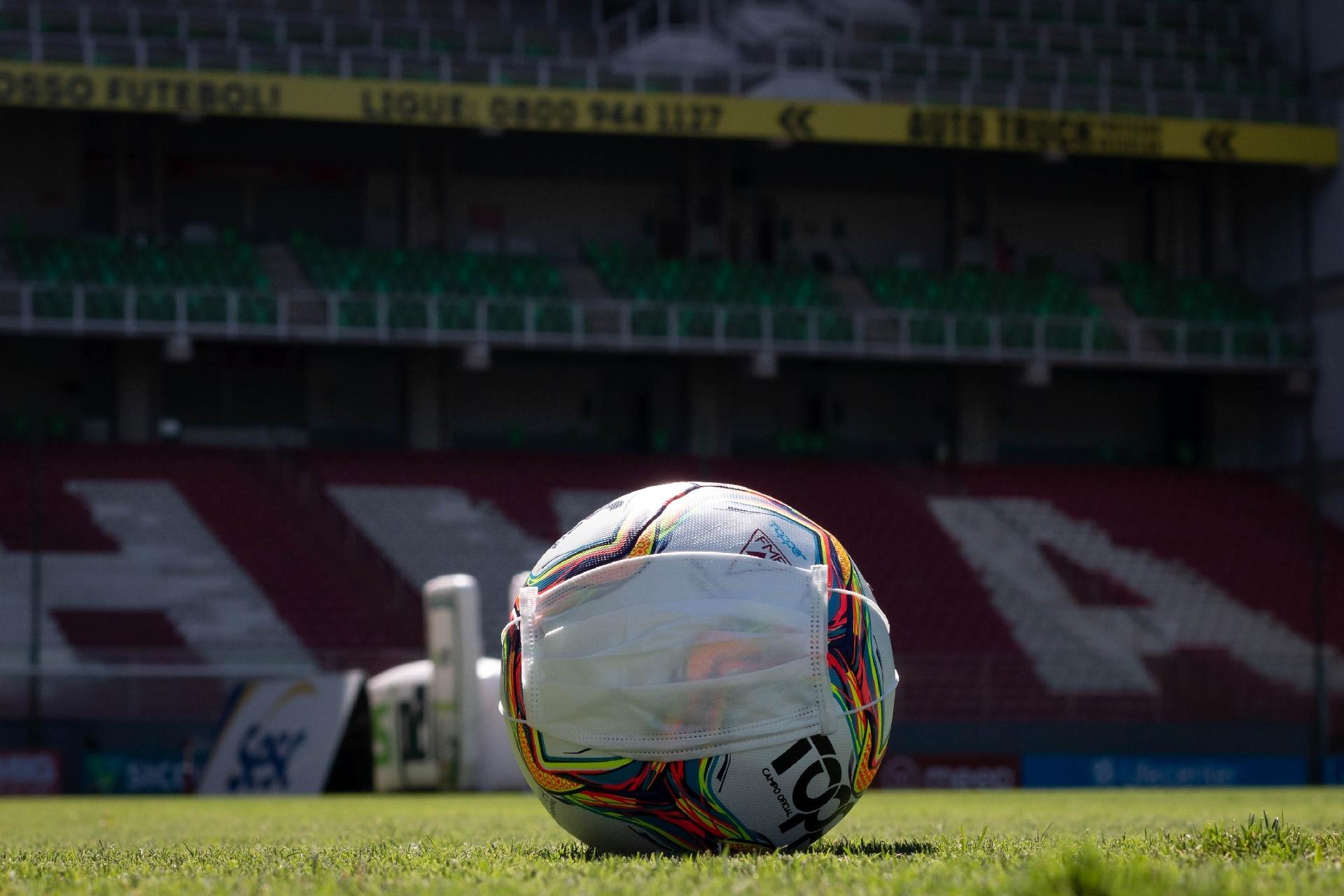 Nova paralisação? Clubes brasileiros voltam a sofrer com Covid-19 e preocupa reta final da temporada