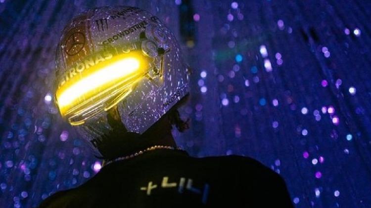 Hamilton usará capacete com viseira com detalhe fluorescente no GP do Japão