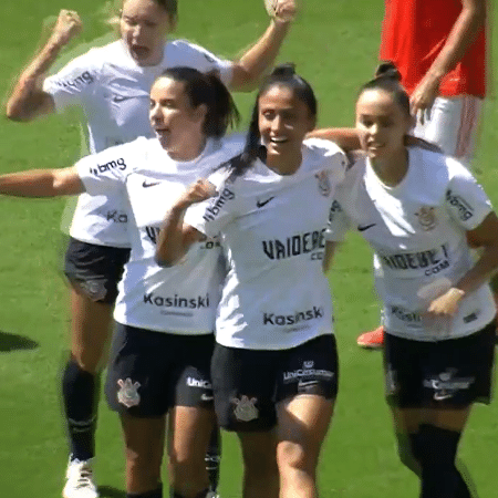 Jogadoras do Corinthians comemoram gol sobre o Inter na Supercopa Feminina - Reprodução/Sportv