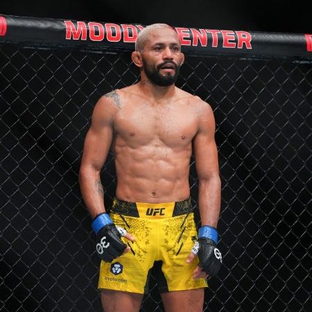 Deiveson Figueiredo em sua primeira luta no peso-galo do UFC Deiveson Figueiredo em sua primeira luta no peso-galo do UFC