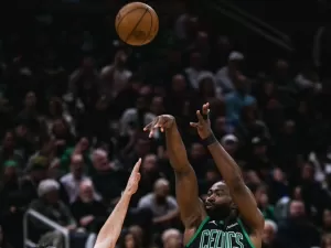 Boston Celtics domina o Miami Heat e se mantém na cola dos Cavaliers