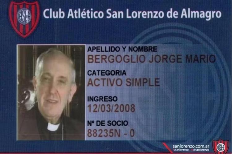 Carteirinha de sócio de Jorge Mario Bergoglio, o Papa Francisco, no San Lorenzo Carteirinha de sócio de Jorge Mario Bergoglio, o Papa Francisco, no San Lorenzo