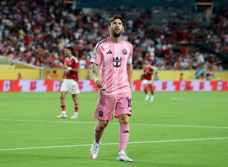 Messi durante jogo entre Inter Miami e Al Ahly no Mundial de Clubes