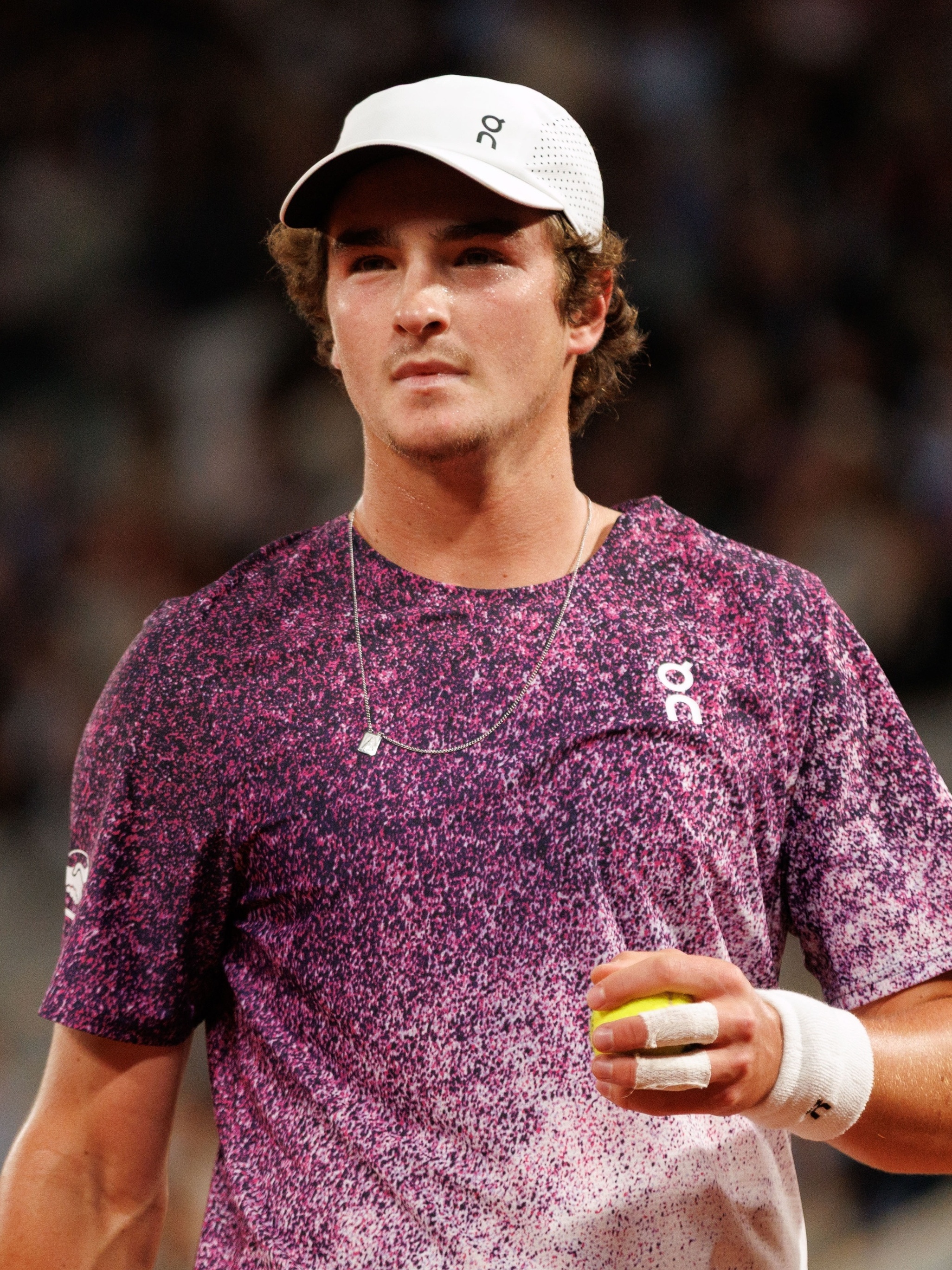 João Fonseca estreia nas duplas: onde assistir jogo do ATP de Halle