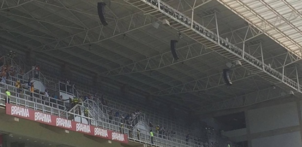 Caixas de som são instaladas no estádio Independêncica - Enrico Bruno/UOL Esporte