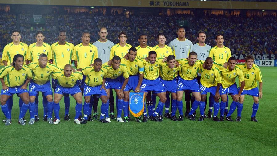 Seleção brasileira na tradicional foto do time antes da final da Copa do Mundo de 2002 - Juca Varella/Folhapress