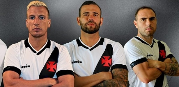 Vasco divulgou imagens de Ribamar, Maxi, Castan e Bruno César com nova camisa - Divulgação / Facebook do Vasco