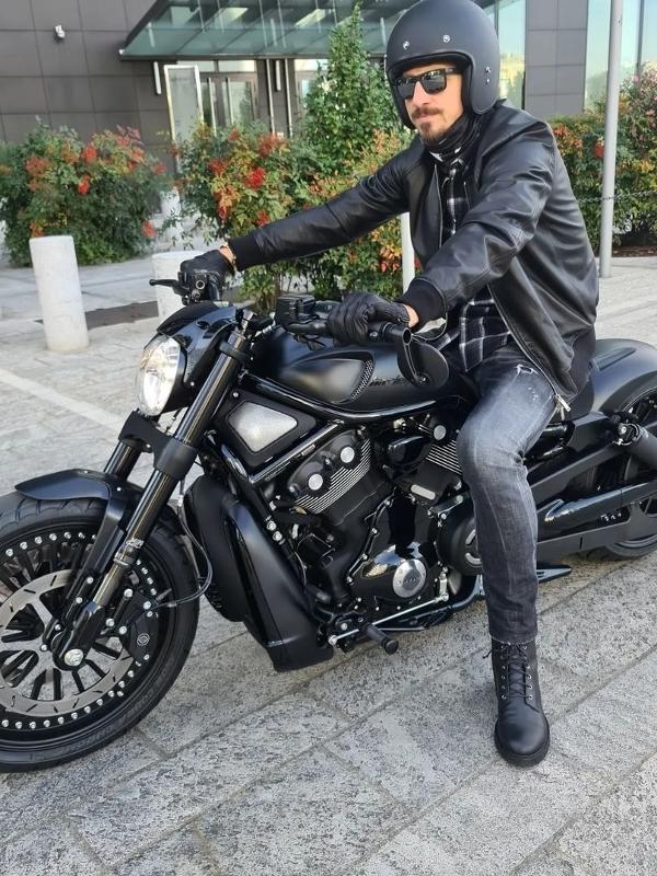 Ibrahimovic postou em seu Instagram uma foto com a sua nova Harley-Davidson