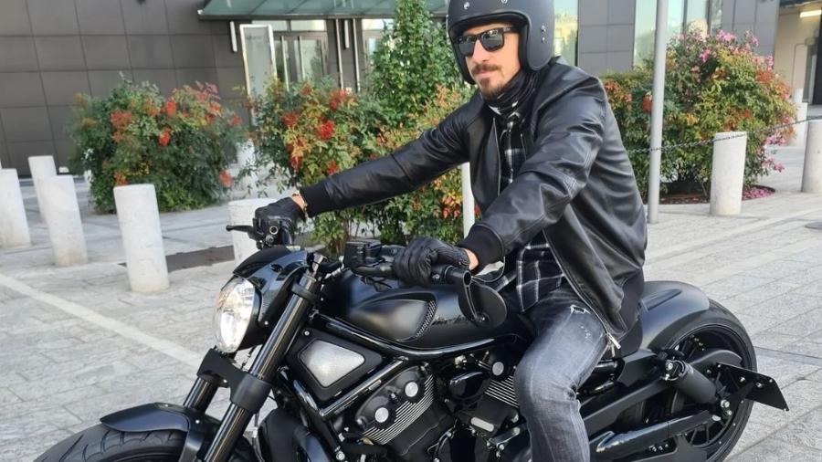 Ibrahimovic postou em seu Instagram uma foto com a sua nova Harley-Davidson - Reprodução/Instagram
