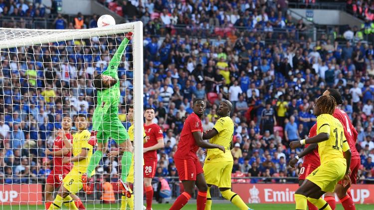 Alisson se intimidou durante partida entre Liverpool e Chelsea pela final da Copa da Inglaterra - Mike Hewitt/Getty Images - Mike Hewitt/Getty Images