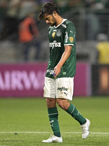 Gustavo Scarpa, do Palmeiras, lamenta eliminação para o Athletico-PR pelas semifinais da Libertadores - Pedro Vilela/Getty Images