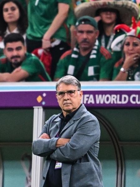 Tata Martino, técnico do México, na partida contra a Argentina, pela Copa do Mundo do Qatar - KIRILL KUDRYAVTSEV / AFP