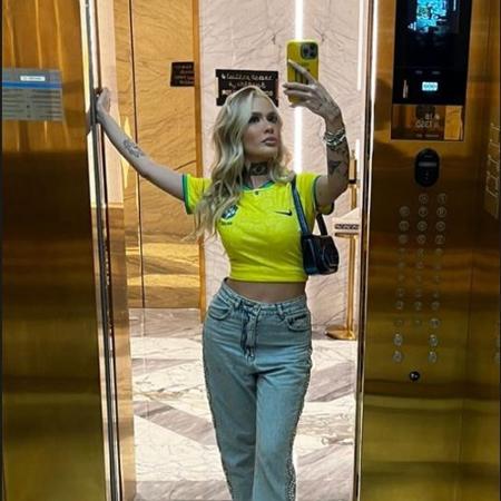 Karoline Lima posta foto com a camisa do Brasil no Qatar - Reprodução