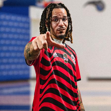 Cole Anthony, jogador do Orlando Magic, da NBA, com a camisa do Flamengo - Divulgação/Orlando Magic