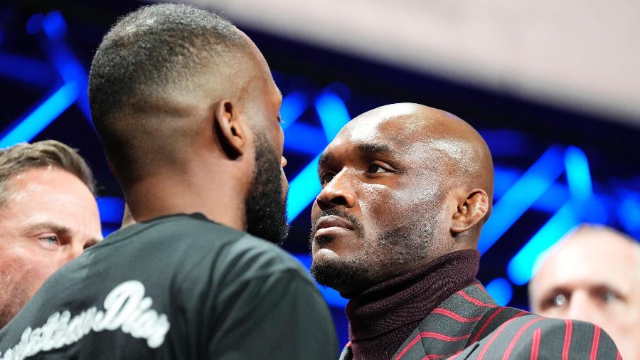 Leon Edwards, da Jamaica, e Kamaru Usman, da Nigéria durante conferência de imprensa do UFC 286 - Mike Roach/Zuffa LLC via Getty Images