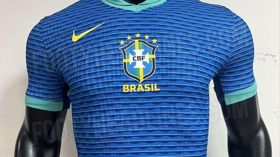 Site Footy Headlines vazou a provável camisa azul da seleção brasileira em 2024 - Reprodução/Footy Headlines