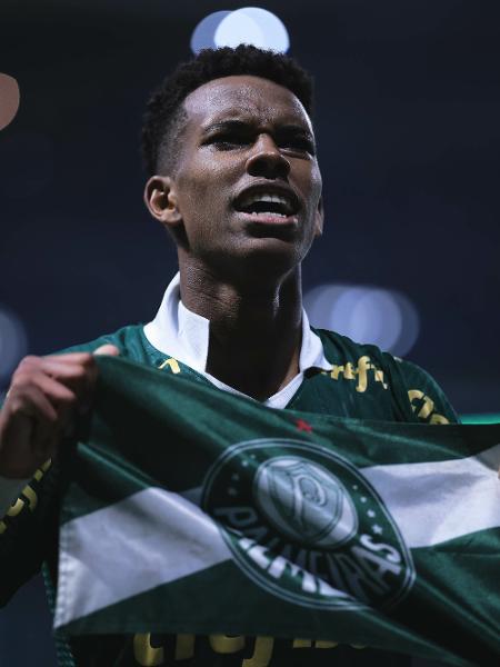 Estêvão comemora gol que decidiu vitória do Palmeiras na estreia na Copa do Brasil