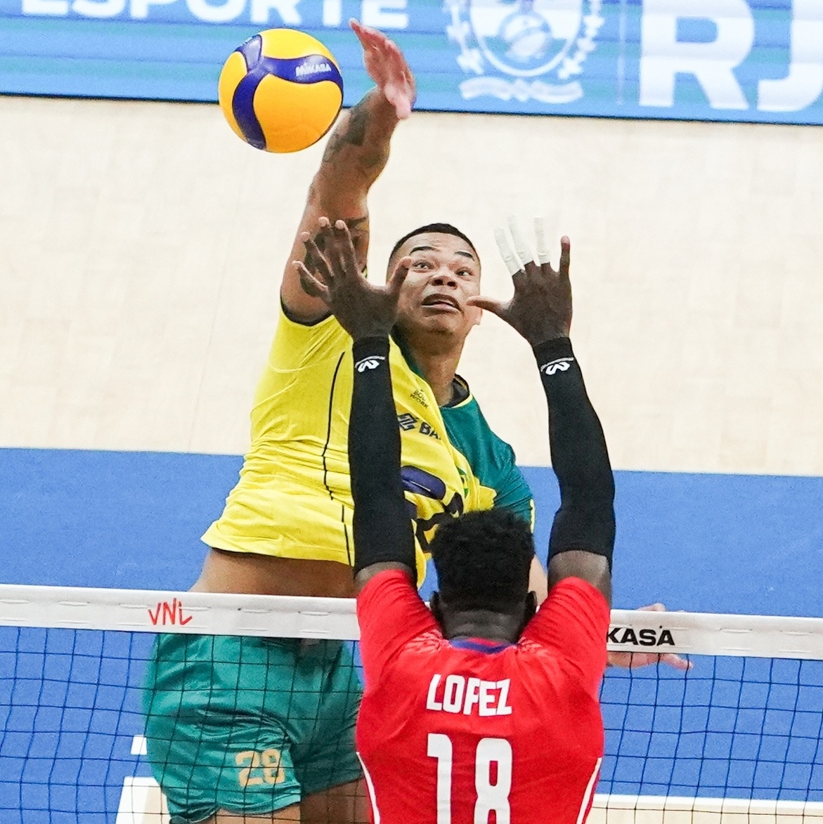 Leal corre risco de perder estreia no Brasil no vôlei masculino das  Olimpíadas