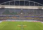 Do Cristo ao cão: torcida do Botafogo inova com mosaico duplo antes de jogo - Luiza Sá/UOL