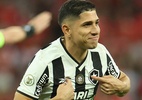 Botafogo vence Inter, Palmeiras se salva, e título fica para última rodada