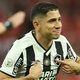 Botafogo vence Inter, Palmeiras se salva, e título fica para última rodada