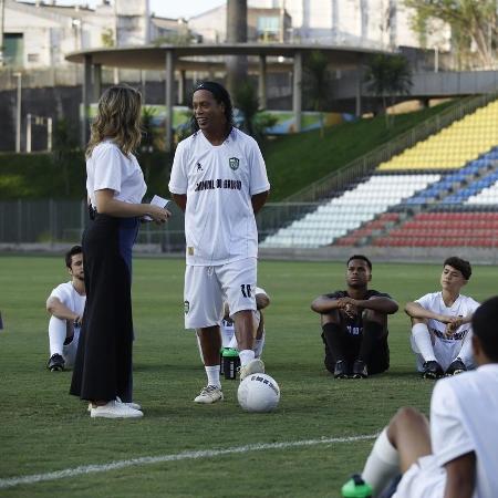 Ronaldinho Gaúcho lançou o Manual do Bruxo no início de 2025 Ronaldinho Gaúcho lançou o Manual do Bruxo no início de 2025