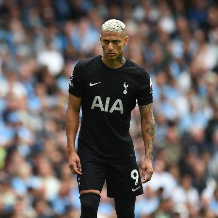 Richarlison, do Tottenham, tem entrado num revezamento no time titular Richarlison, do Tottenham, tem entrado num revezamento no time titular