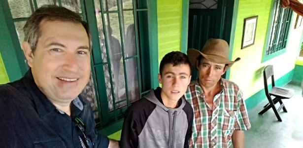 Rafael Henzel visita o "anjo" que ajudou no resgate às vítimas do acidente da chapecoense - Reprodução/Twitter - Reprodução/Twitter