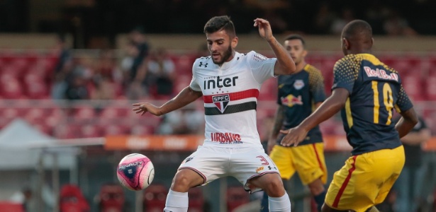 Jogador revelado pela base do São Paulo foi relacionado para a partida desta quarta, contra o CRB - Marcello Zambrana/AGIF