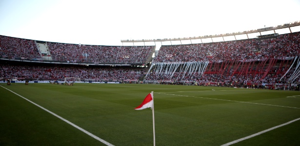 Estádio Monumental de Nuñes foi interditado no fim de sábado. Conmebol garante final - Xinhua/Martín Zabala