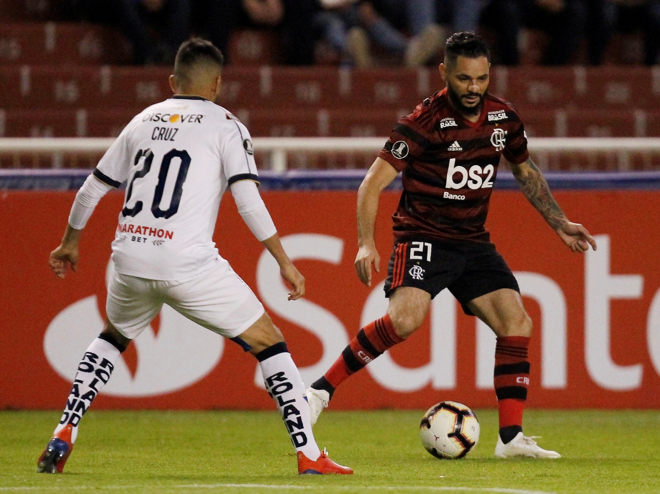 Flamengo avalia situação de Rodinei, alvo de sondagens, Futebol