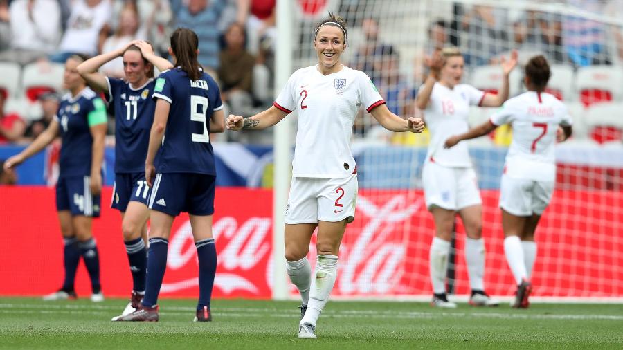 Ellen White comemora gol da Inglaterra contra a Escócia - Hannah Peters - FIFA/FIFA via Getty Images