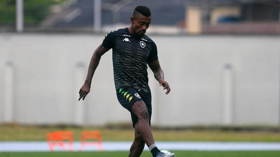 Kalou em treinamento do Botafogo - Vitor Silva/Botafogo