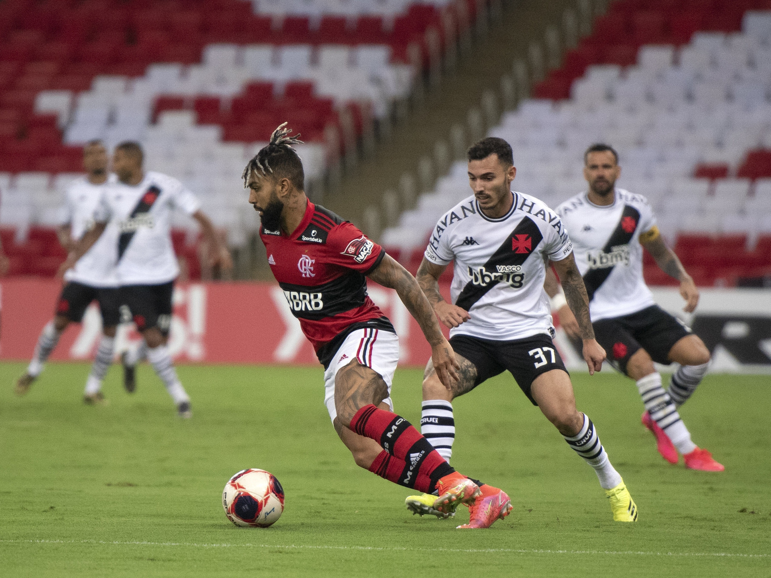 Flamengo x Vasco: veja onde assistir, escalações, desfalques e arbitragem, brasileirão série a