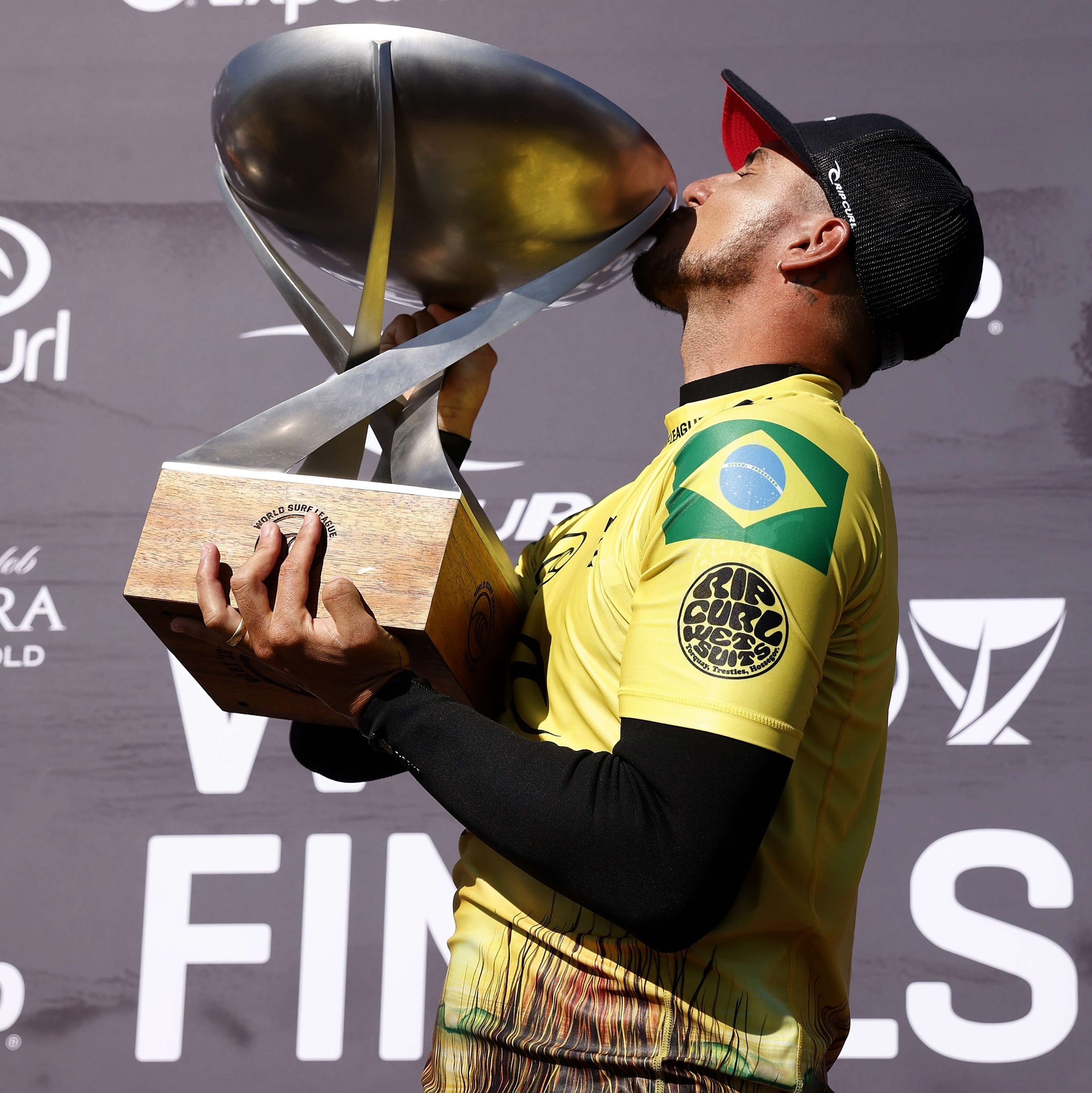 Após adiamentos, final do Mundial de Surfe 2021 acontece hoje (14)