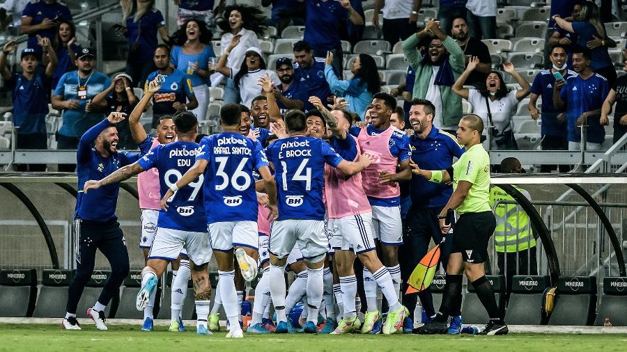 Cruzeiro e Athletic no Mineirão  - Staff Images