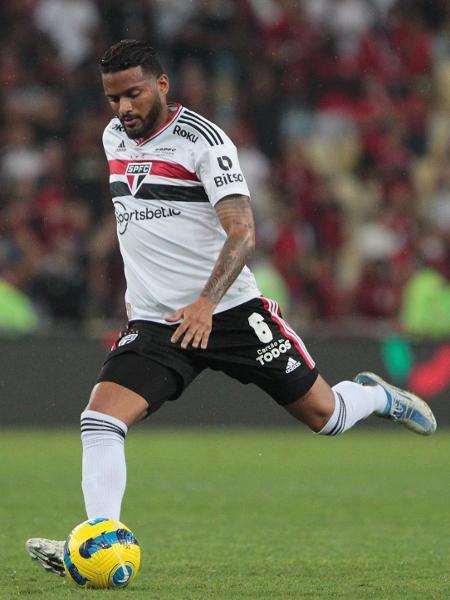 Reinaldo, lateral-esquerdo do São Paulo, durante duelo com o Flamengo, na semifinal da Copa do Brasil - Rubens Chiri / SPFC