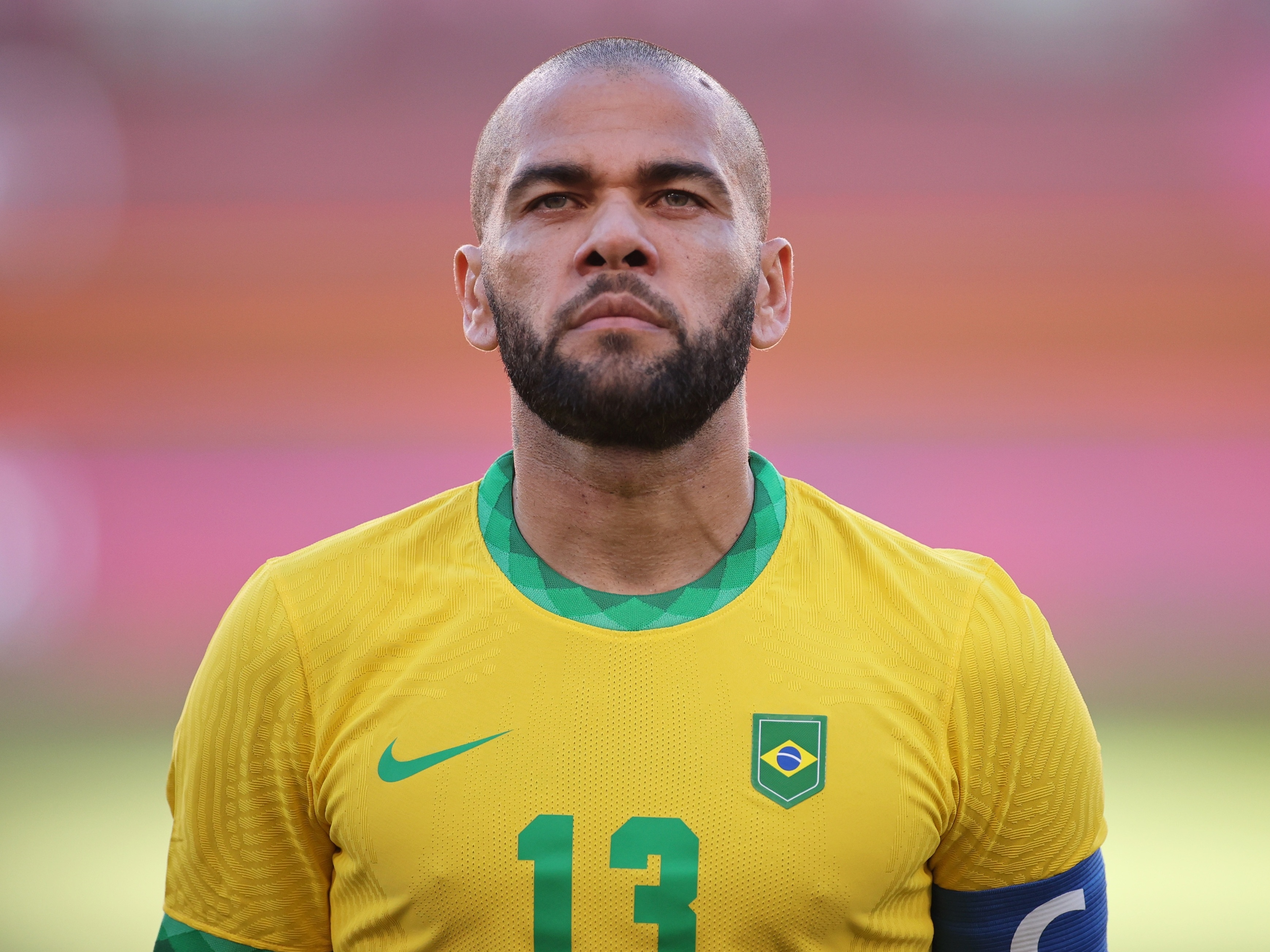 Daniel Alves se iguala a Robinho ao alegar sexo consensual em estupro