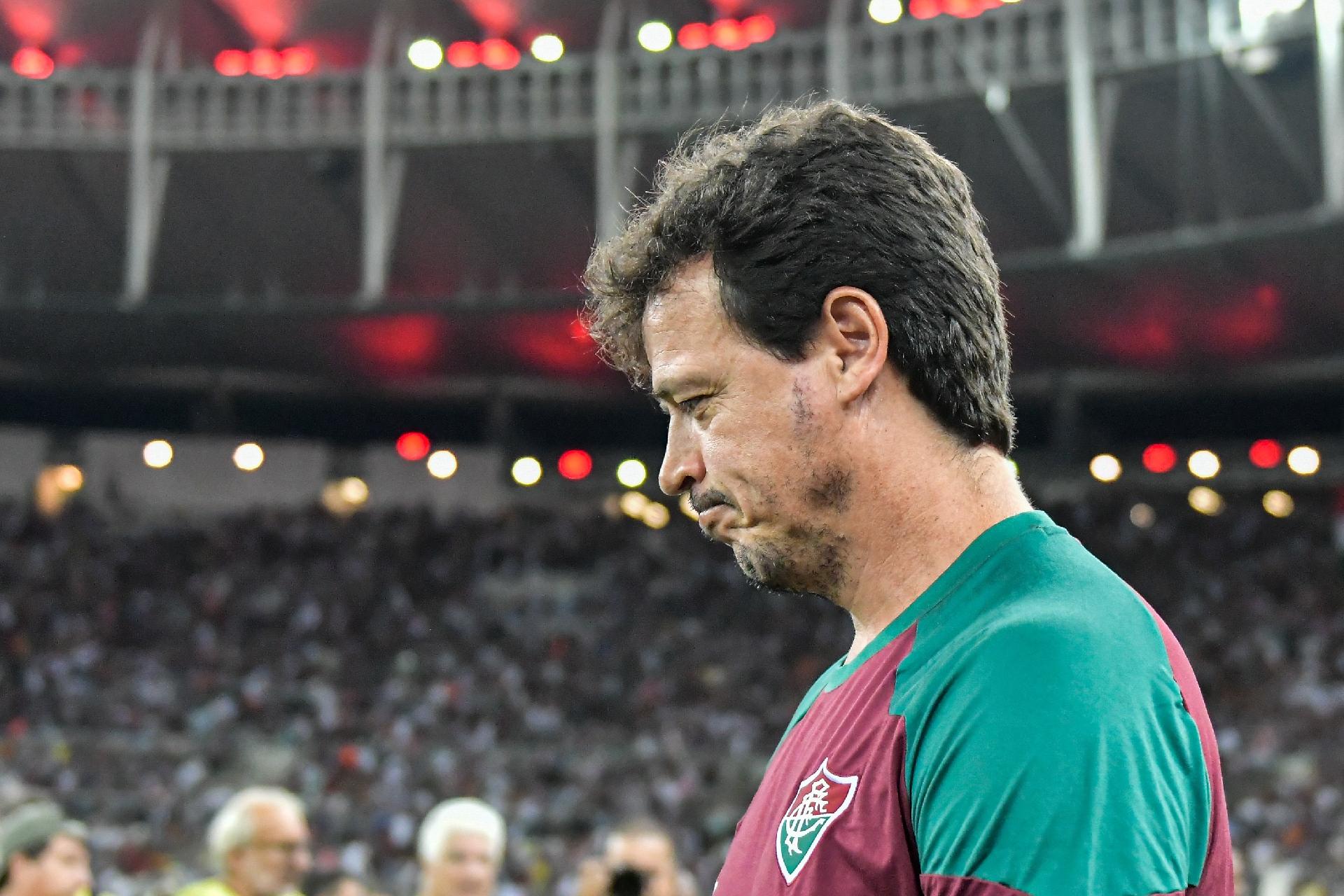 Auxiliar de Diniz aponta erro gravíssimo da arbitragem em clássico