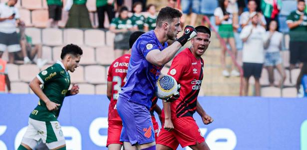 Mau desempenho de Luan em derrota do Palmeiras é destaque nas avaliações.
