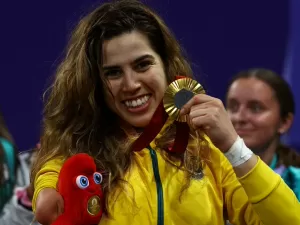 Paralimpíadas: Ana Carolina Moura vence francesa e leva ouro no taekwondo