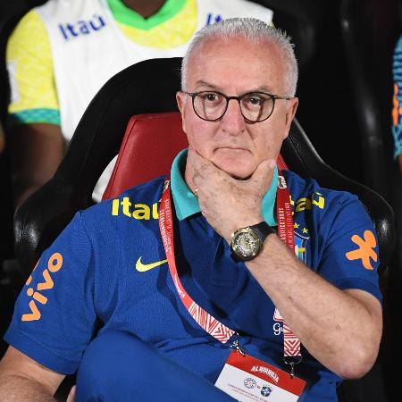 Dorival Júnior, técnico do Brasil, durante jogo contra o Paraguai