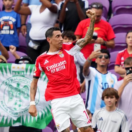 Ángel Di María celebra o gol do Benfica sobre o Auckland City, no Mundial Ángel Di María celebra o gol do Benfica sobre o Auckland City, no Mundial