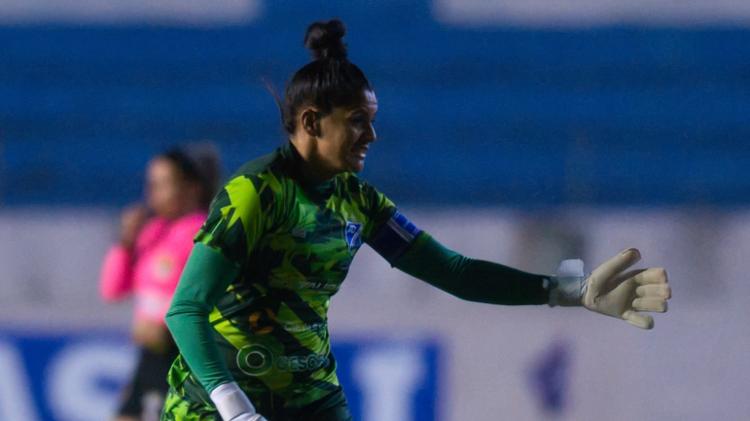 Yolanda, goleira do Taubaté, marcou na partida contra o Santos pelo Paulistão Feminino Yolanda, goleira do Taubaté, marcou na partida contra o Santos pelo Paulistão Feminino